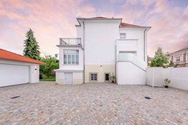 Weiße Villa