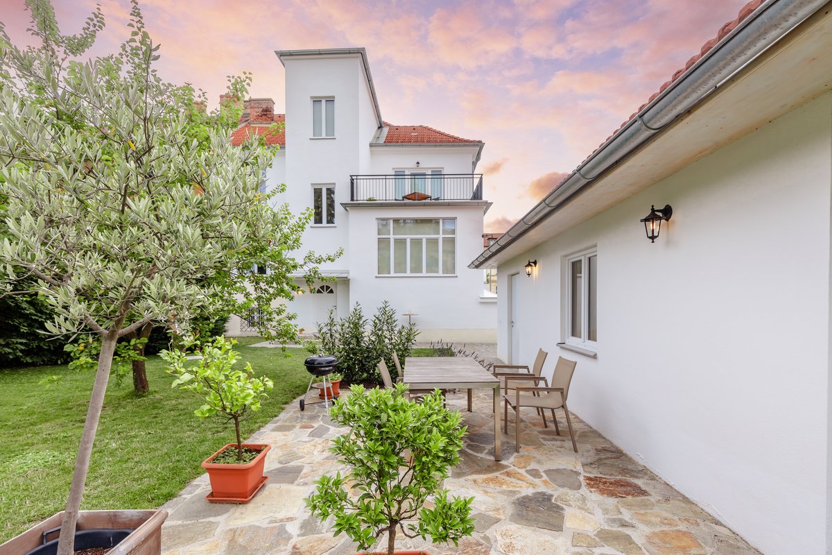 Weiße Villa